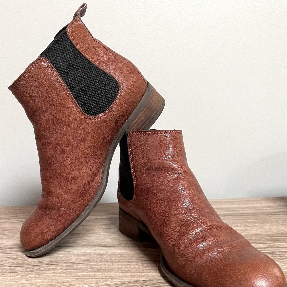 Nine West Chelsea Boots